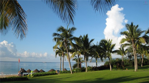 现在在灵寿县有多少家小九老火锅加盟店，灵寿县加盟一个重庆火锅店需要多少资金