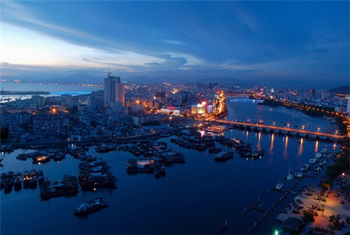 在泌阳县加盟费县横将军肉蟹煲开店有什么前景